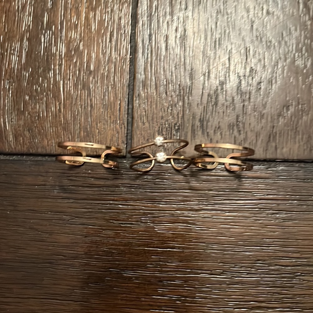 Set of three adjustable fashion rings. Adjustable from size 4 to size 6. - Picture 2 of 3